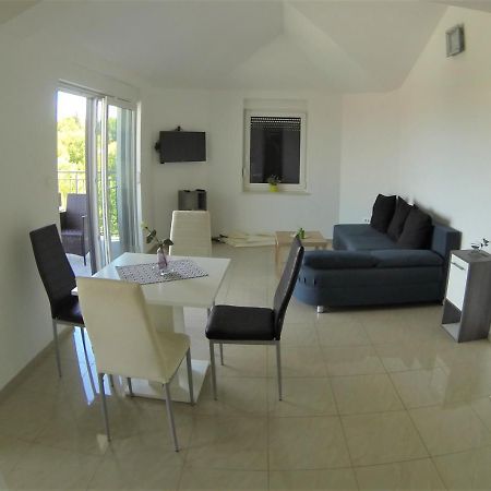 Apartmani Zaric Malinska Dış mekan fotoğraf