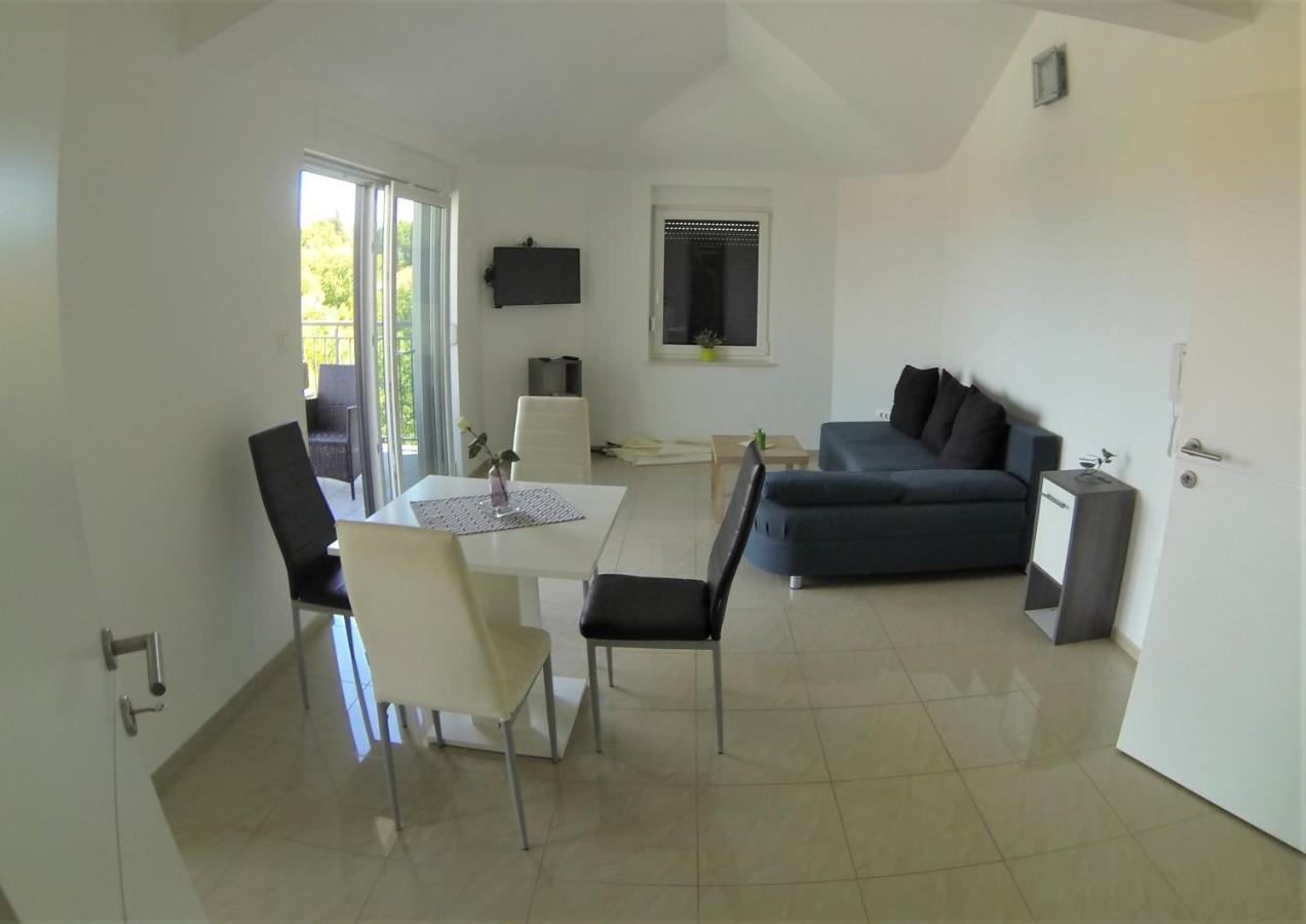 Apartmani Zaric Malinska Dış mekan fotoğraf