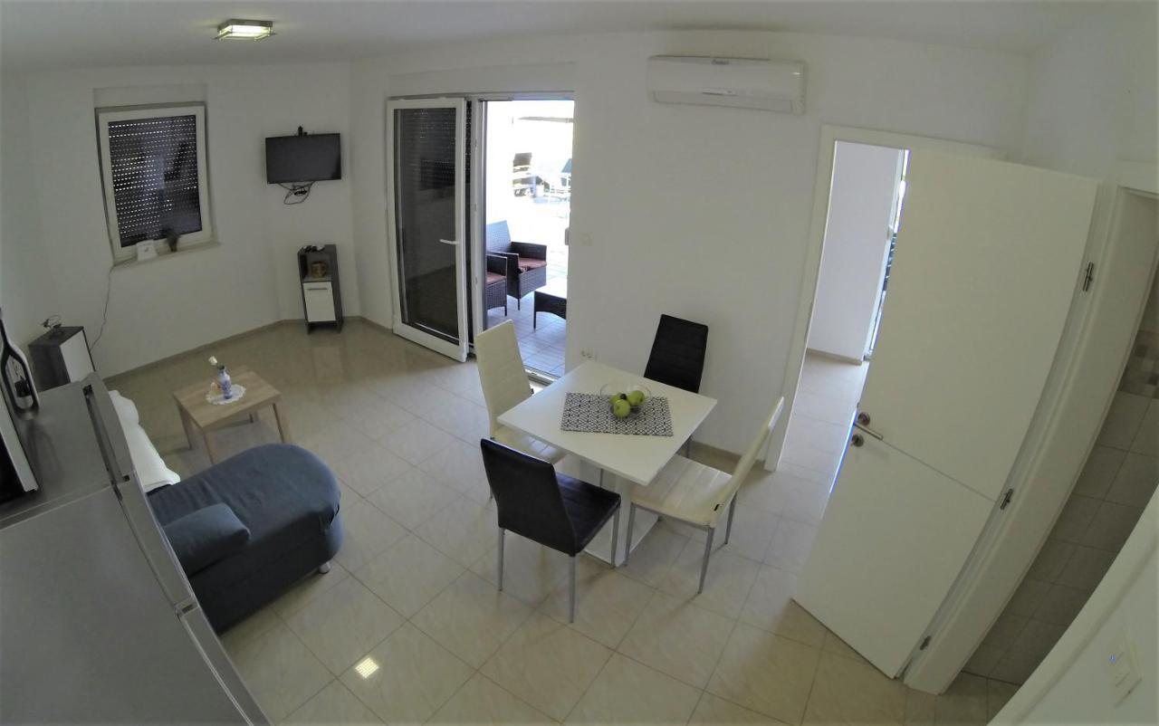 Apartmani Zaric Malinska Dış mekan fotoğraf